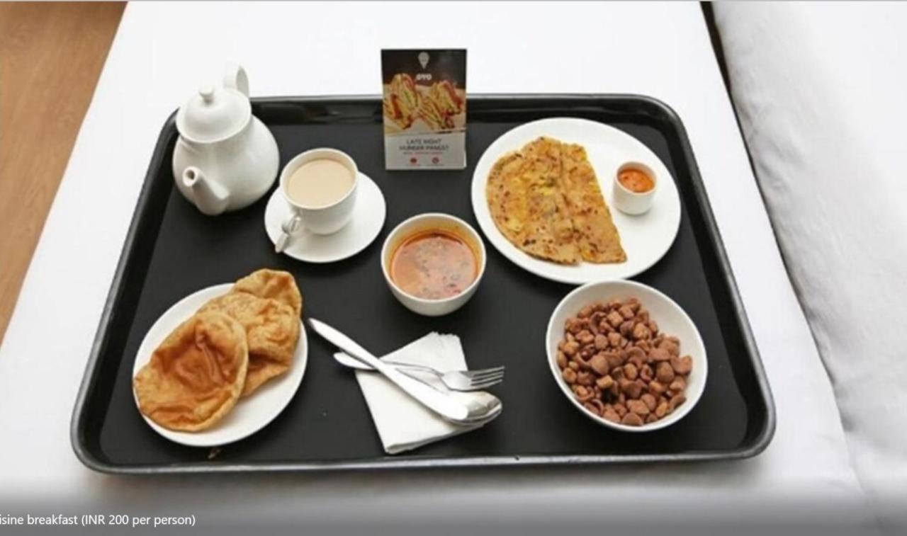 Hotel Clink New Delhi Airport Kültér fotó