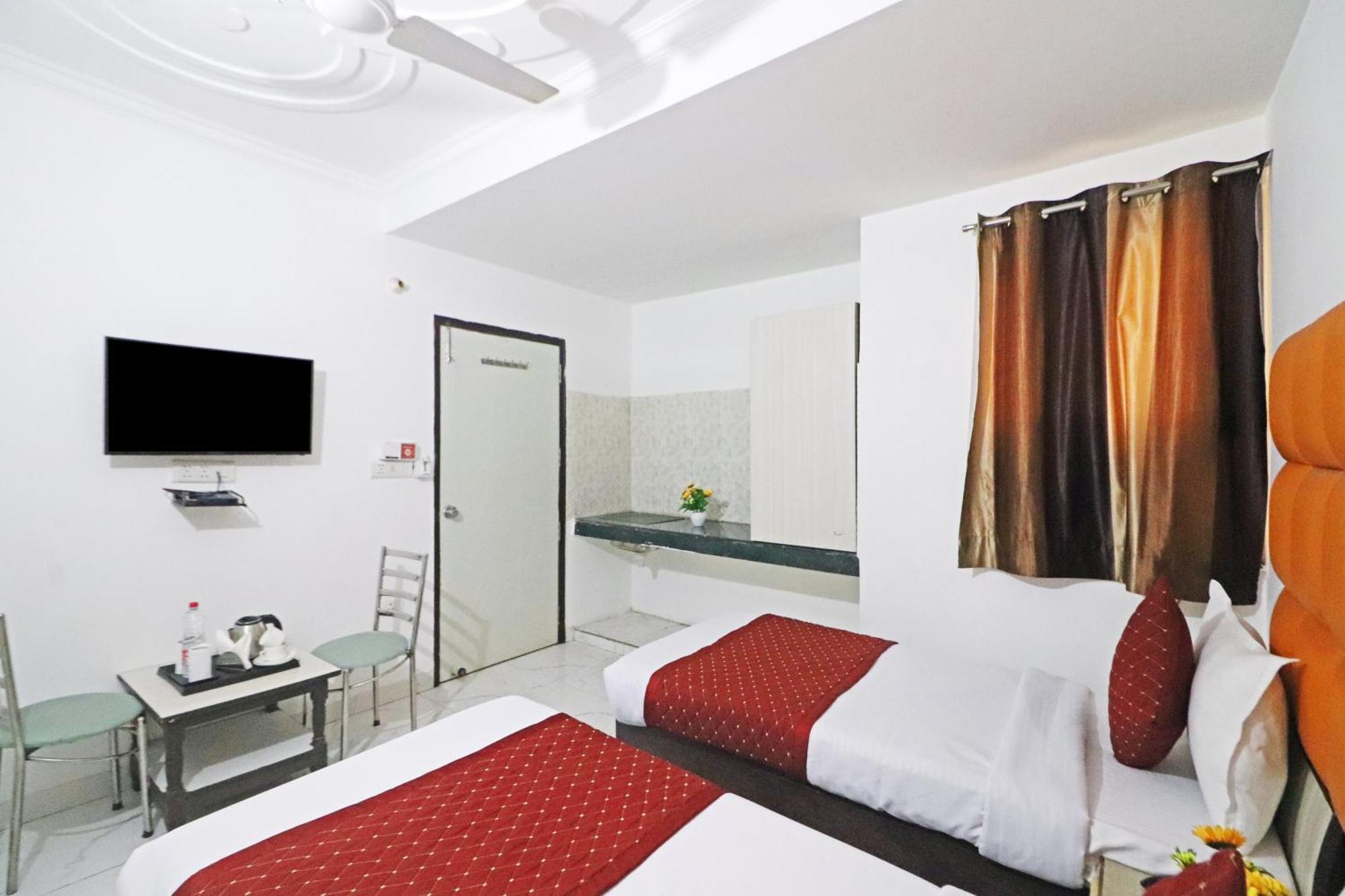 Hotel Clink New Delhi Airport Kültér fotó