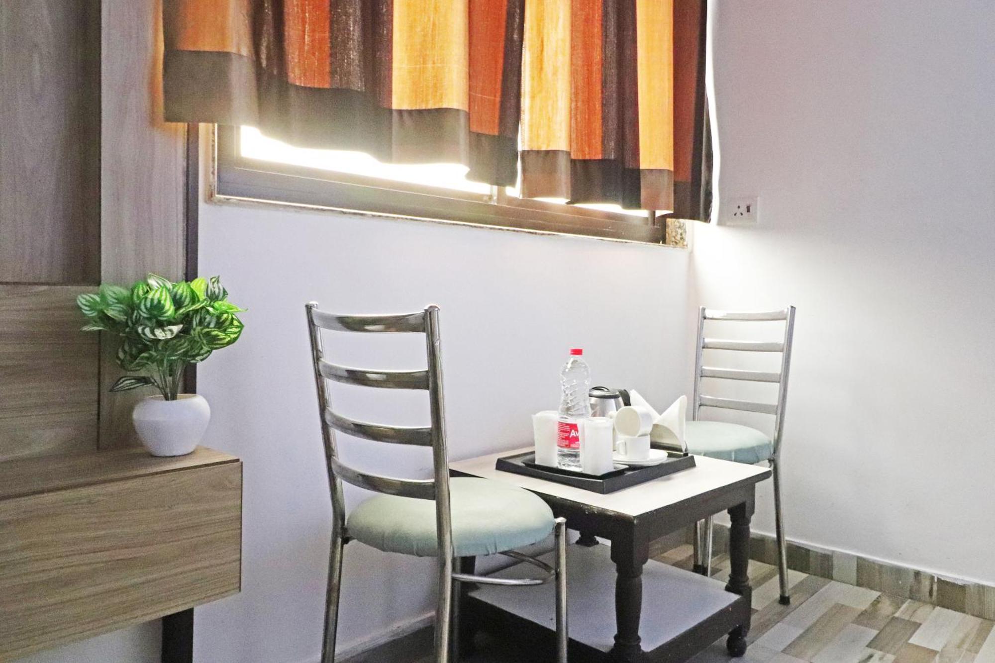 Hotel Clink New Delhi Airport Kültér fotó