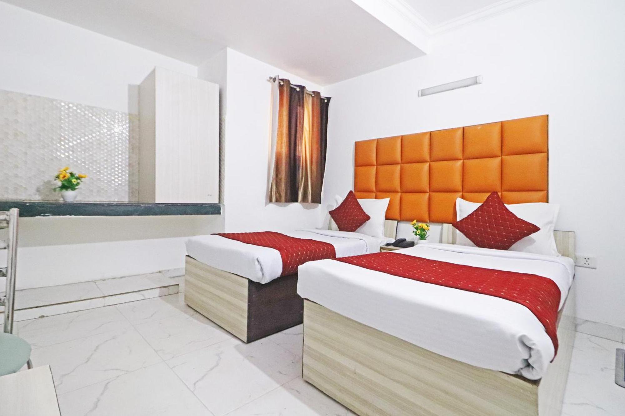 Hotel Clink New Delhi Airport Kültér fotó