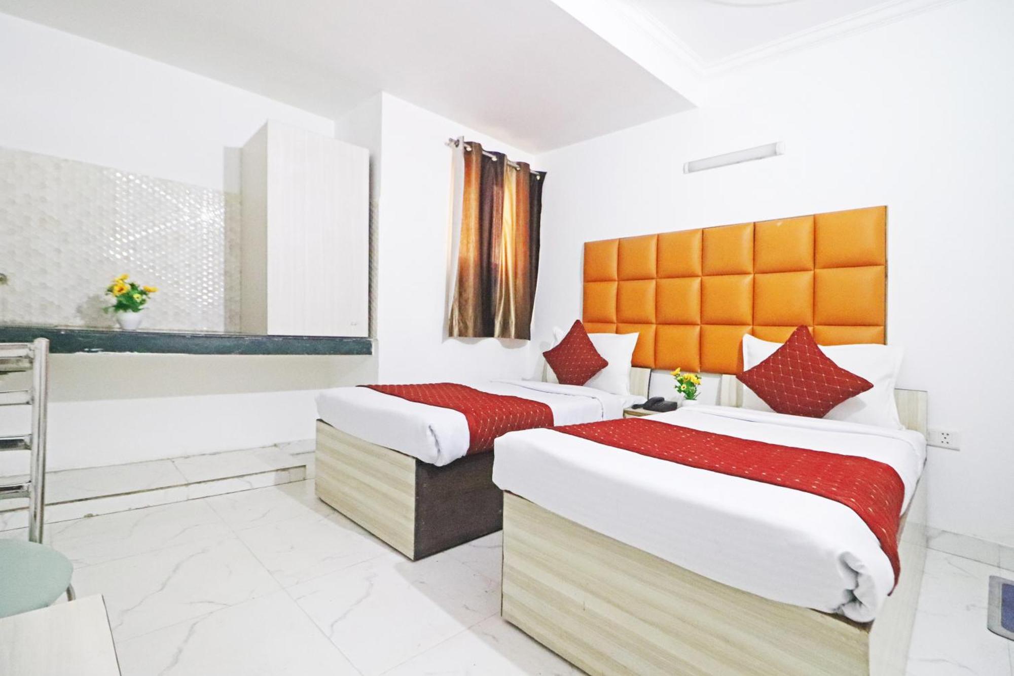 Hotel Clink New Delhi Airport Kültér fotó