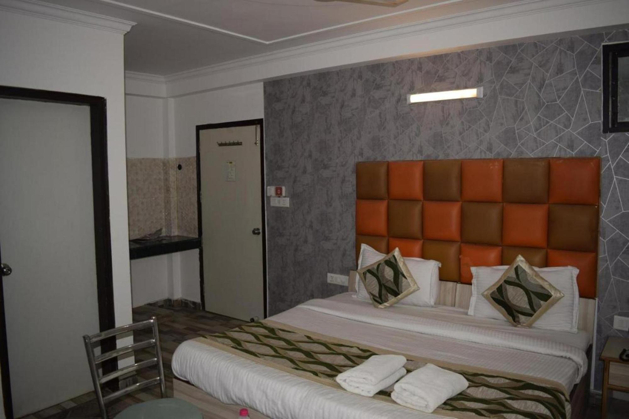 Hotel Clink New Delhi Airport Kültér fotó