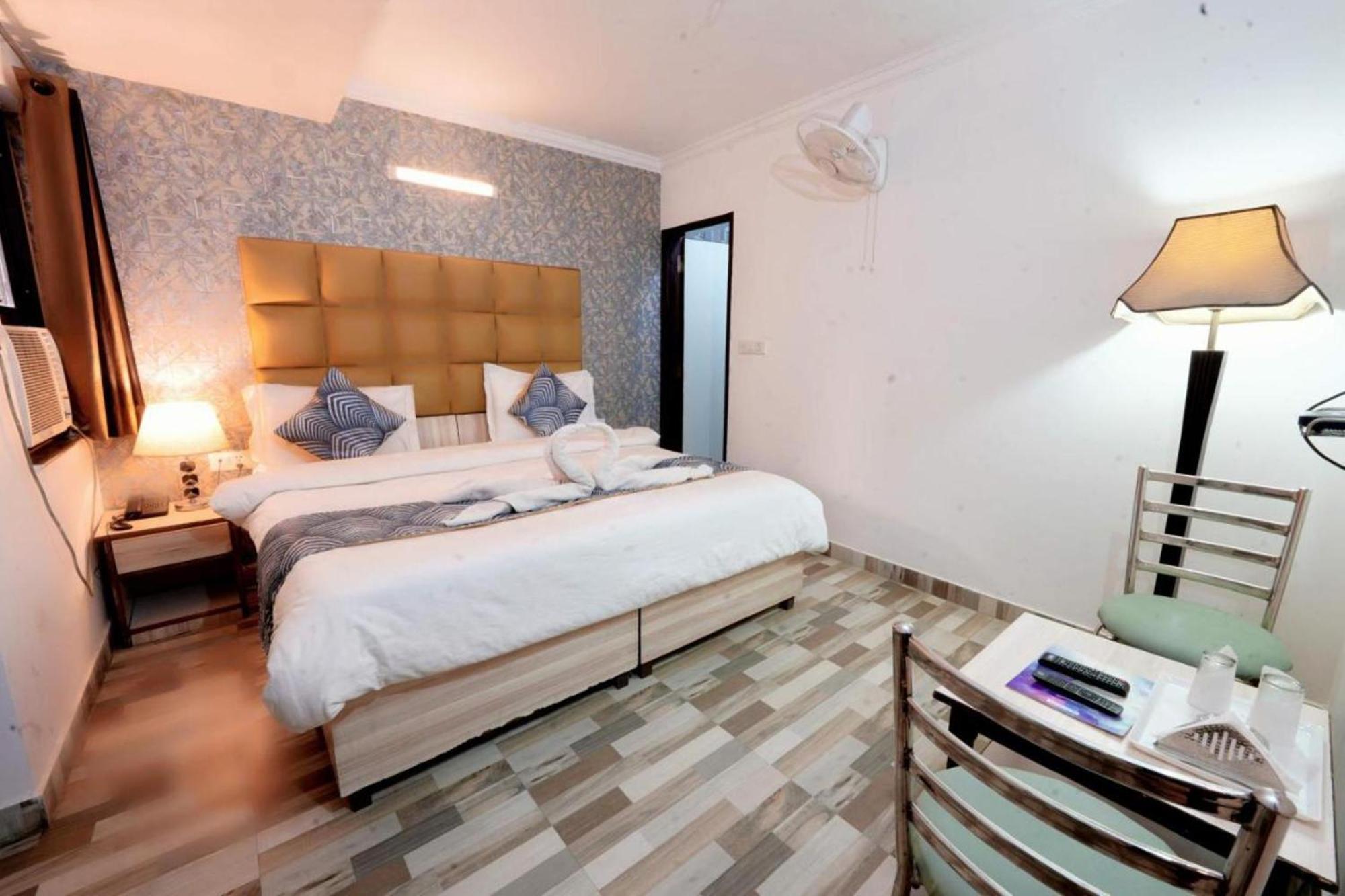 Hotel Clink New Delhi Airport Kültér fotó