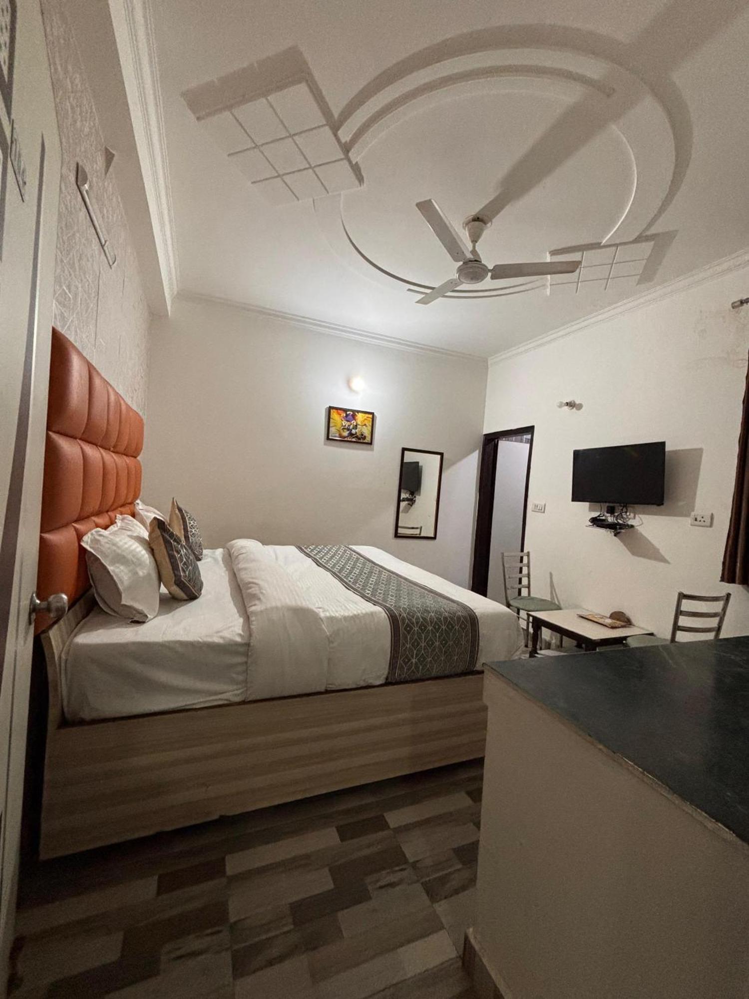 Hotel Clink New Delhi Airport Kültér fotó